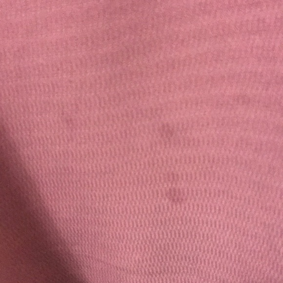 A blouses is a really beautiful color - Picture 3 of 5